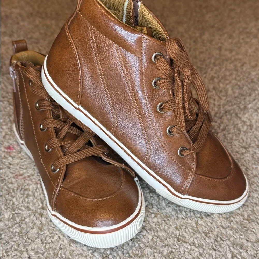 Cat & Jack stylish brown
